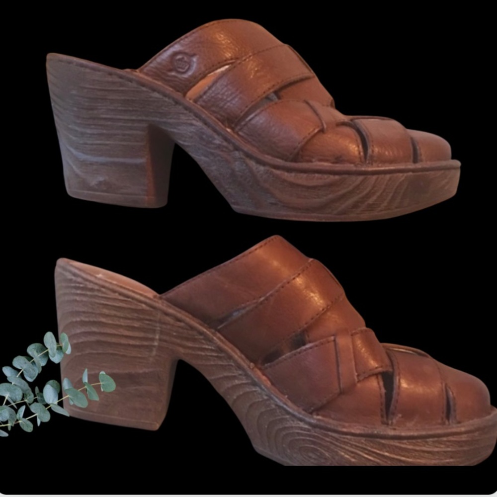 Born Golden Sand Clogs EUC
